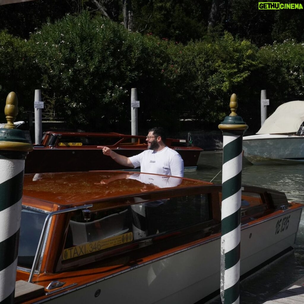 Salvatore Esposito Instagram - Arrivare a Venezia è sempre una grandissima emozione !!! #Venezia80 Total look : @zegnaofficial Stylist : @simonasacchitella Special Thanks : @hollywoodcommunication Lido di Venezia