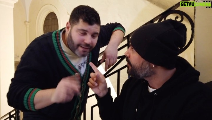 Salvatore Esposito Instagram - Io e Makketiello insieme per sostenere il World Food Programme Italia @wfp_italia !! Aiutiamo tutti chi ne ha più bisogno. Sempre !!! Saving lives changing lives ❤️ Il link per donare: https://donatenow.wfp.org/it/~mia-donazione?redirected=IT Un ringraziamento speciale al Presidente WFP Italia, Vincenzo Sanasi d’Arpe e al nostro amico @stefano_langellotti !! #savingliveschanginglives #famezero #zerohunger #worldfoodprogrammeitalia #wfpitalia #donaora #marcodamore #salvatoreesposito Napoli, Italy