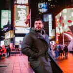 Salvatore Esposito Instagram - Cosa vi augurate per questo 2023 ? Io auguro a tutti noi un nuovo anno ricco di salute , amore , sogni e consapevolezza che il meglio deve ancora venire !!! The best is yet to come ❤️ #HappyNewYear Times Square, New York City