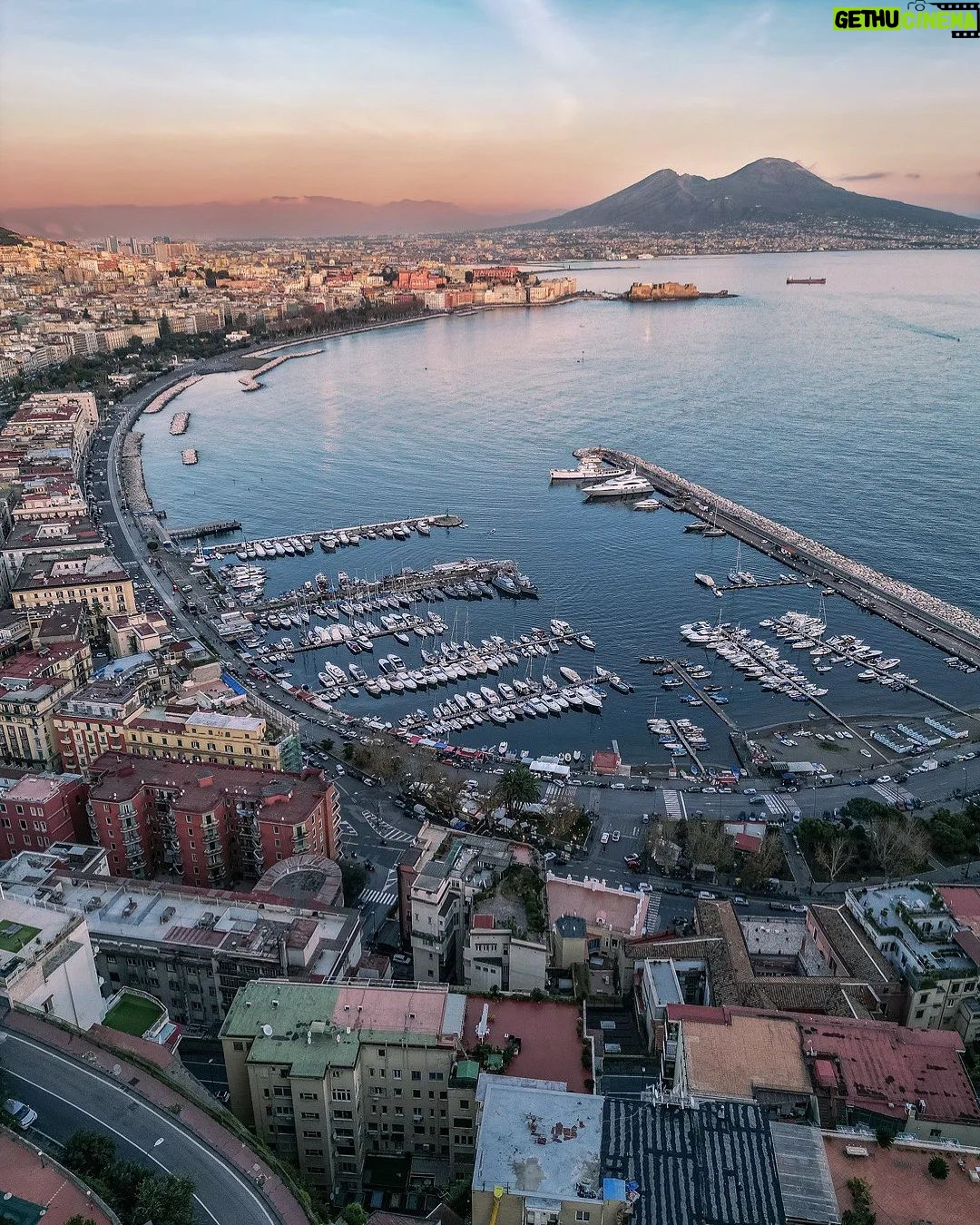 Salvatore Esposito - 22.7K Likes - From Naples with Love !!! Merry Christmas & Happy New Year 💙