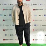 Salvatore Esposito Instagram - #ParolaAiGiovani presentato alle @giornatedegliautori è stato un meraviglioso viaggio di emozioni e sogni . Grazie @giov_caccamo 🩷 Total look : @zegnaofficial Stylist : @simonasacchitella Special thanks @hollywoodcommunication 💙 Lido di Venezia
