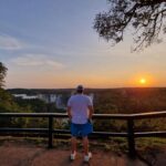 Salvatore Esposito Instagram - Dia 2 : Iguaçu 🇧🇷 Una meraviglia della natura , la potenza delle cascate incontra un parco naturale protetto e con tantissimi animali in via d'estinzione. Senza fiato 🖤 Cataratas De Foz Do Iguaçu