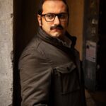 Salvatore Esposito Instagram - A volte i poliziotti migliori non seguono le regole. #Piedone prossimamente su Sky. #SkyOriginal