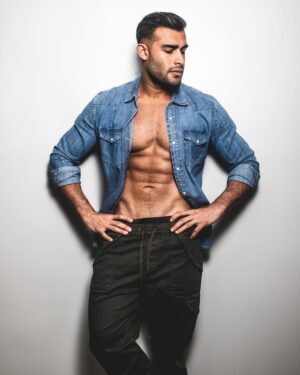Sam Asghari Instagram - Good morning 😁
📸 @estudios_official