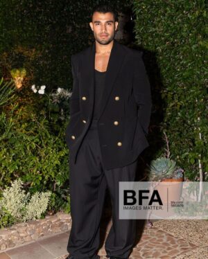 Sam Asghari Instagram - I had the pleasure to be part of @cosf_foundation event to raise awareness for children battling cancer. 
📸 @gettyentertainment 
Styled by: @balmain & @jamesgatsby 
#BALMAIN4COSF
#COSFZODIACBALL #COSF #CURINGCANCER