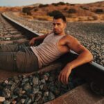 Sam Asghari Instagram - Shooting something cool 🎥📸 #bts photo: @t.w.e.n.t.y.t.h.r.e.e trains coming I got to go 😂