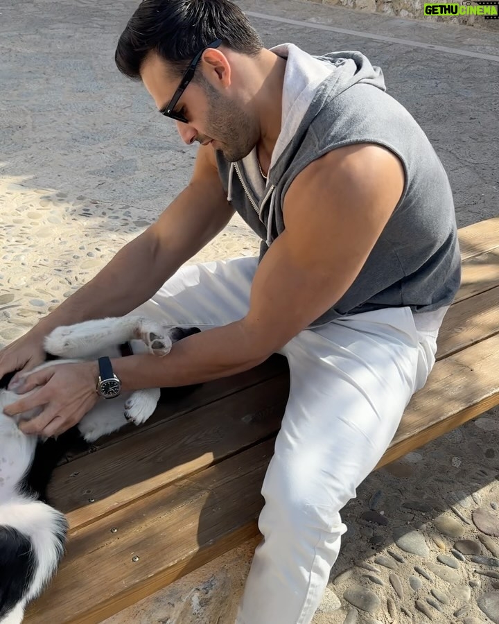 Sam Asghari Instagram - gracias mallorca españa 🇪🇸🏰🐴