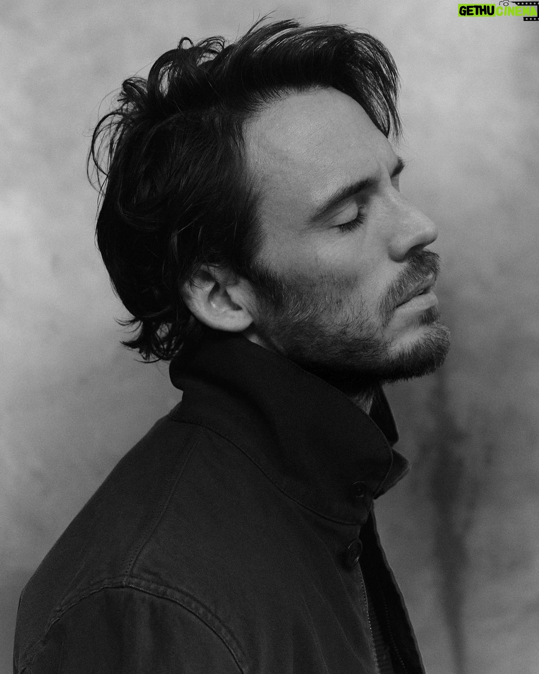 Sam Claflin Instagram - SAM x Behind The Blinds * * Photography- @emiliastaugaard Styling- @naifhen Grooming- @kojimahiroki Interview- @monatehrani EIC- @badmickey @behindtheblinds * * #samclaflin #daisyjonesandthesix #btb #rocknroll