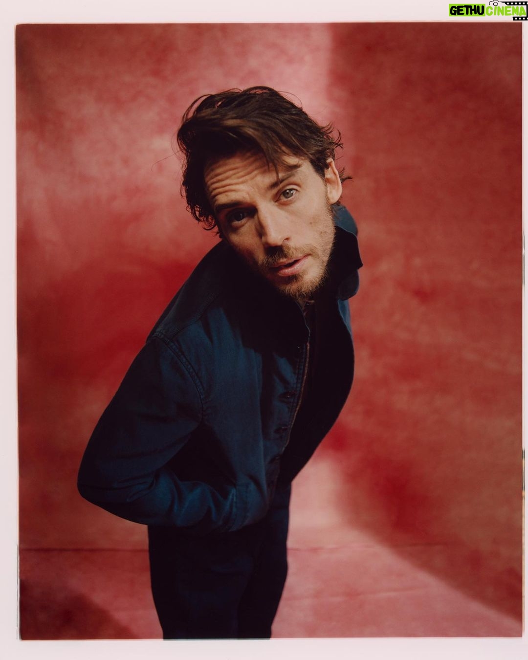 Sam Claflin Instagram - SAM x Behind The Blinds * * Photography- @emiliastaugaard Styling- @naifhen Grooming- @kojimahiroki Interview- @monatehrani EIC- @badmickey @behindtheblinds * * #samclaflin #daisyjonesandthesix #btb #rocknroll