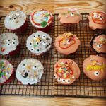 Sam Claflin Instagram – First kiddy cake bake 🧁