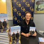 Sam Heughan Instagram - Stopped by the lovely @goldsborobooks to sign some copies of “Clanlands in New Zealand”! 📚 X