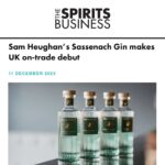 Sam Heughan Instagram - UK on-trade debut in #Scotland birthplace of the #SassenachSpirits Just in time for the holidays!🎄 Full article in story🍸 . . . #Sassenach #SamHeughan