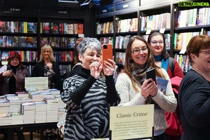 Sam Heughan Instagram - Thanks to everyone who braved the dreich Scottish weather to come visit @waterstonesgla !🙌 Signed a bunch of “Clanlands in New Zealand”. Also a huge thank you to the brilliant staff for making us so welcome. Lovely to meet you all and a very Merry Xmas!xxx