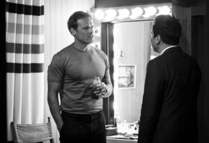 Sam Heughan Instagram - So good to see the brilliant @jimmyfallon and make him a very “unique” cocktail…. 
The “Ginny Fallon”😳

We talk the new Clanlands book and our award winning Wild Scottish Gin.
Tonight @fallontonight !

@sassenachspirits 
@radarbooks 

📸 @toddowyoung
👕 @mrmontyjackson 
💄 @melissa.dezarate