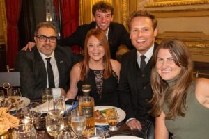Sam Heughan Instagram - What an honour!
Guest speaker @keepersofthequaich USA 
Was such a joy to celebrate our love of Scotland and “guild old Scotch drink” with the best in the industry. 🥃
@sassenachspirits