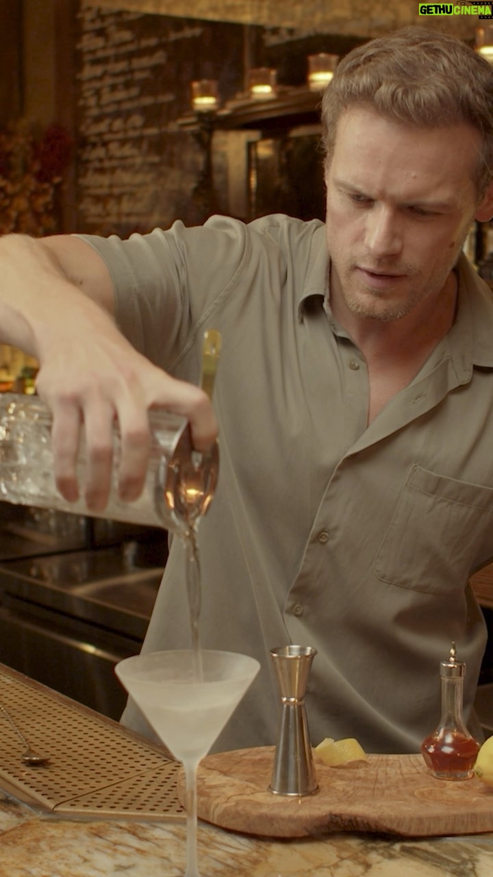Sam Heughan Instagram - Time for another Sassenach Classic🍸 SASSENACH DRY MARTINI 2 1/2 oz. Sassenach Gin 1/2 oz. Dry Vermouth Dash of Orange Bitters Lemon Zest Garnish: Lemon Peel . . #SassenachClassics #Cocktails #SamHeughan