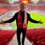 Sam Heughan Instagram - Thank you @audi for the amazing soccer experience @allianzarena ⚽️ Lucky to witness @fcbayern win at home! 🙌