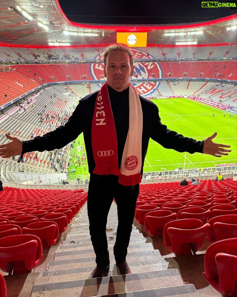 Sam Heughan Instagram - Thank you @audi for the amazing soccer experience @allianzarena ⚽️ Lucky to witness @fcbayern win at home! 🙌