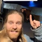 Sam Ryder Instagram - 8:30PM! JOIN ME! Be a part of chart history!🎄🎅🏼