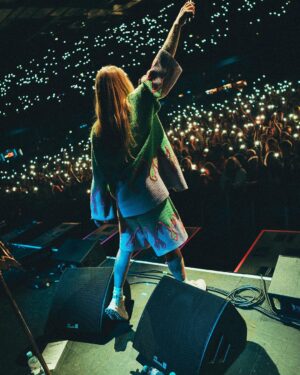 Sam Ryder Instagram - DUBLIN NIGHT 1🇮🇪🔥 Been off my phone tucked away in the studio writing album 2 but this was beautiful to venture out for! Thanks for having me @picturethis 🙏 your fans are the best and made us feel part of the fam🙏 boundless love, dreamers 🤘