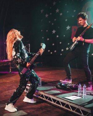 Sam Ryder Instagram - Had some surgery to remove a lump above my eye (should be all good though, nothing to worry about 🙏) anyway, the best medicine was a weekend full of music with my pals and singing my head off with you all! 

Ps. sorry for jumping around, Doc 🤕 

📸 @__jackrobinson__