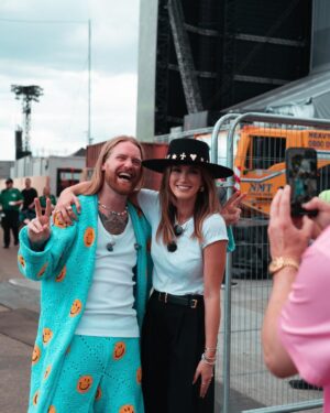 Sam Ryder Instagram - BEST BIRTHDAY EVER 🎉 THANKS FOR HAVING ME @pink & @bsthydepark 👑💛⚡️