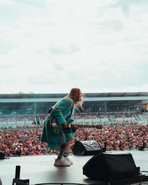 Sam Ryder Instagram - BEST BIRTHDAY EVER 🎉 THANKS FOR HAVING ME @pink & @bsthydepark 👑💛⚡️