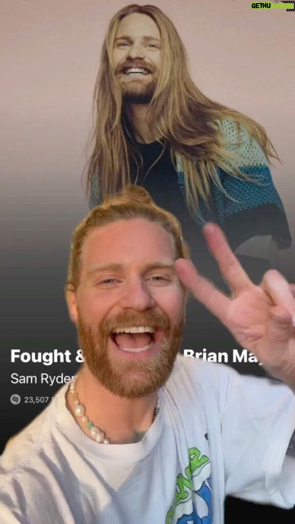 Sam Ryder Instagram - The story behind ‘Fought & Lost’ and its BIIIG Ted Lasso moment! Watch it tonight on @appletv 💛 Who’s been listening to the song?! 👇 MASSIVE THANKS 🙏 Jason Sudeikis @brendanhunting @brianmayforreal @tom.howe_music @bensbrother1 @appletv AND YOU! 💪⚽️💛⚡️