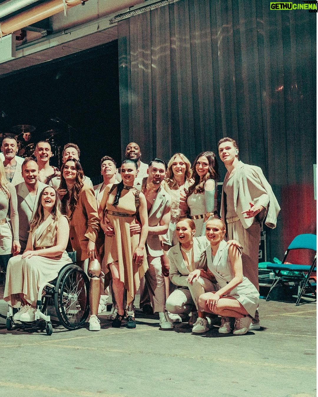 Sam Ryder Instagram - THANK YOU, THANK YOU THANK YOU MOUNTAINOUS DREAMERS! 🏔💛✨ a little look behind the scenes from an incredible week 🎉 Liverpool