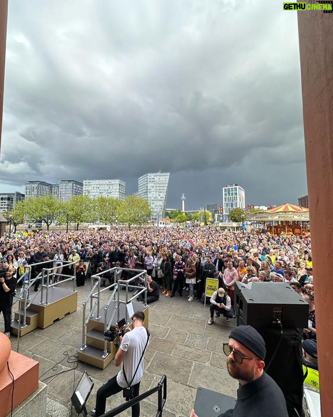 Sam Ryder Instagram - lol. went for a quick busk and you showed UP! 🤯 Albert Dock, Liverpool