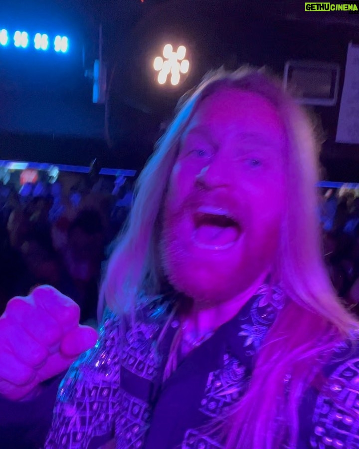 Sam Ryder Instagram - 3 SOLD OUT SHOWS IN ONE DAY IN LIVERPOOL🤯 BIG UP TO THE 2PM, 4PM & 6PM LEGENDS FOR COMING & SINGING THIER HEADS OFF⚡️ P.S MOUNTAIN IS OUT AT MIDNIGHT 😆🏔 Cavern Club Liverpool