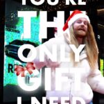 Sam Ryder Instagram - On the fifth day of Christmas my true love sent to me…YOUR NEW FAVOURITE CHRISTMAS SONG 😆👀🎄🎁🎅⚡️
