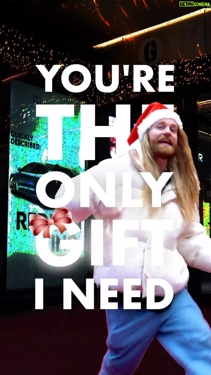 Sam Ryder Instagram - On the fifth day of Christmas my true love sent to meβ¦YOUR NEW FAVOURITE CHRISTMAS SONG πππππ
β‘οΈ