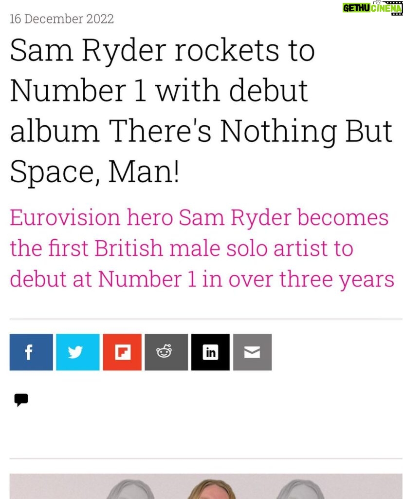 Sam Ryder Instagram - WE DID IT! COMPLETELY AND WHOLEHEARTEDLY TOGETHER! 🙏🤯 THERE’S NOTHING BUT SPACE, MAN! 👩‍🚀 #1 ALBUM 🚀 Thank you dream weavers ✨