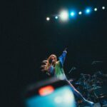 Sam Ryder Instagram - DUBLIN NIGHT 2! Honoured to have been invited @picturethis thank you all so much! 🇮🇪 @3arenadublin 💚💖 NEXT STOP, SOUTH KOREAAAA 🇰🇷