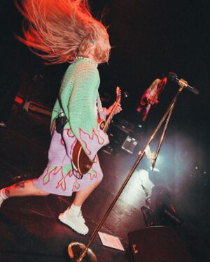 Sam Ryder Instagram - DUBLIN NIGHT 2! Honoured to have been invited @picturethis thank you all so much! 🇮🇪 @3arenadublin 💚💖 NEXT STOP, SOUTH KOREAAAA 🇰🇷