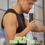 Sam Thompson Instagram - I’ll miss you Pete 🥺🐍🐛 #ImACeleb