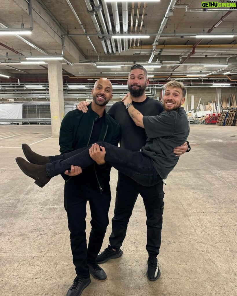 Sam Thompson Instagram - No words can describe the feeling of being back with your brothers 🥹❤️ ps….i may have farted on Tony’s hands 😂