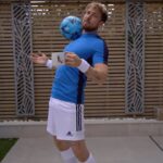 Sam Thompson Instagram - Coming for you @jeremylynchofficial I was actually going to be a professional footballer until my knee injury 🤥 At least I can still take part in the @webuyanycar kick up challenge. As you can see, I don’t even need 30 seconds to beat @jeremylynchofficial ⚽ Give it a try yourself & challenge a friend, you could win £150 💰 Check out @Webuyanycar for more info #wbackickup AD