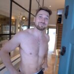 Sam Thompson Instagram - The best day of my life!! 😂 @amazonuk Prime Day is here! From today, Prime members can shop thousands of great deals. #PrimeDay #AmazonUK AD