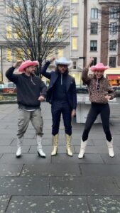 Sam Thompson Instagram - Can I get a ye-ha?!! 🤠 (gonna give Pete a few days off it’s been a hard week) 😂