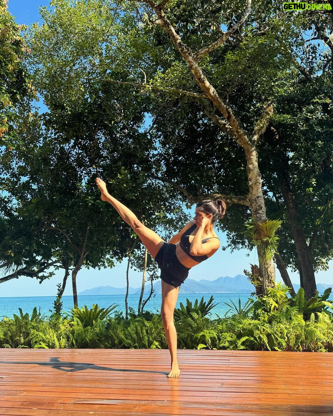 Samantha Instagram - Forever seeking the morning sun 🌞 The best kind of mornings✨