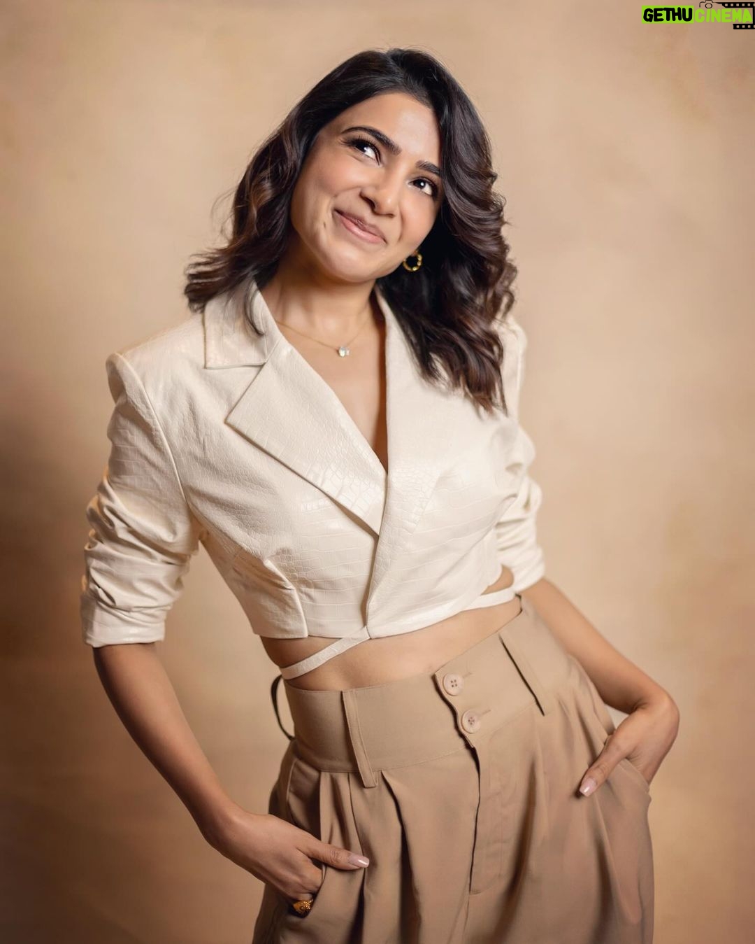 Samantha Instagram - Love from home just hits different! #SathyabamaUniversity @mariazeena_johnson #Chennai 🤍 📸 @kiransaphotography Styled by @lakshmilehr Pants - @nonchalantlabel Blazer - @h.ours Jewllery- @misho_designs Assisted- @charulata11 Makeup- @avnirambhia Hair- @dakshhnidhi Chennai, India