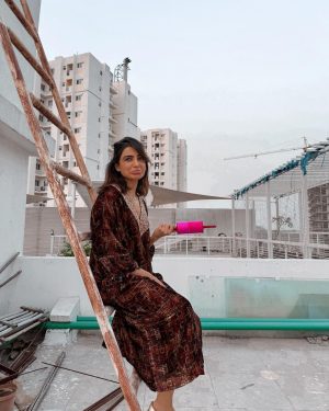 Samantha Instagram - My Sankranti/Pongal ♥️
1. The happiest picture has to be first. 
2. Got a kite. 
3. Lost the kite.
4. Burnt away some bad.
5. Some good old thalantu snaanam.
6. Chinni muggu.
7. Andamaina poolu.
8. Decorations at home. All set!
9. But… there’s a debate as to whose house is it.
10. She won! 🐈‍⬛ 😁