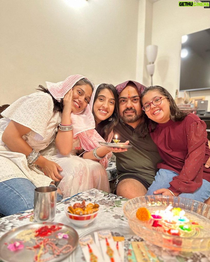 Sameeksha Sud Instagram - Rakhi celebration… ❤️ #rakhi #festival