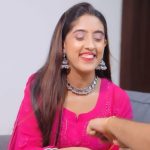 Sameeksha Sud Instagram - Tag ur brother, remind him “keep cash ready”..😂😂 #relatable #rakshabandhan Ps - Video is just for fun, please dnt take it other way. ❤️