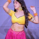 Sameeksha Sud Instagram - Happy navratri… 💕 #navratri #pictureoftheday Outfit @the_adhya_designer Muah @maneeshanathmuah_adara
