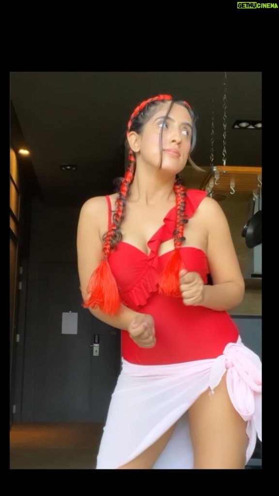 Sameeksha Sud Instagram - Hopping on the trend… 💃 #trends #redbikini #redhair #newlook #thailand #phuket #trendingreels #reelitfeelit Outfit @merakilifestudio