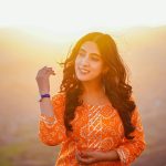 Sameeksha Sud Instagram - Kesariya.. 🧡 #sajjangarh #udaipur 📸 @jay_p_photography_udaipur