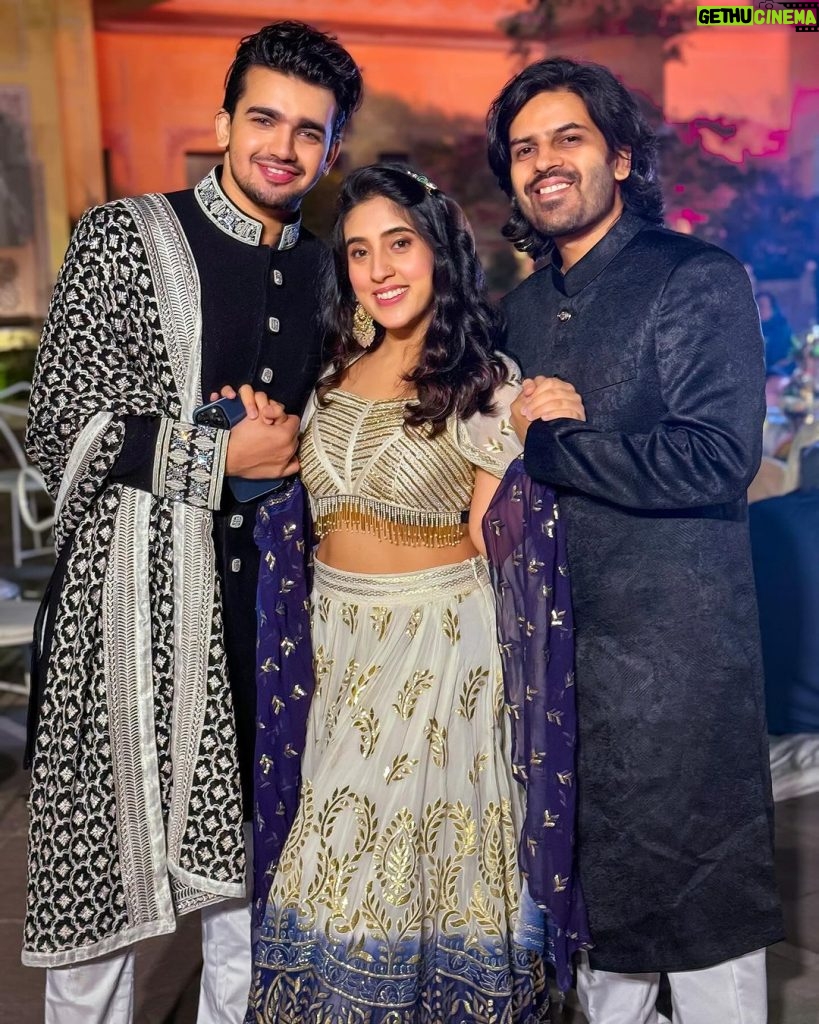 Sameeksha Sud Instagram - Congratulations @neha.pandey_02 ❤️ #indianwedding #nehulkishadi My outfit @pallavijaipur Lucky outfit @azorafashions Jaipur, Rajasthan